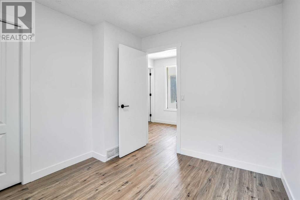 Single Family House for Sale in  Castleridge Drive N Castleridge Calgary 