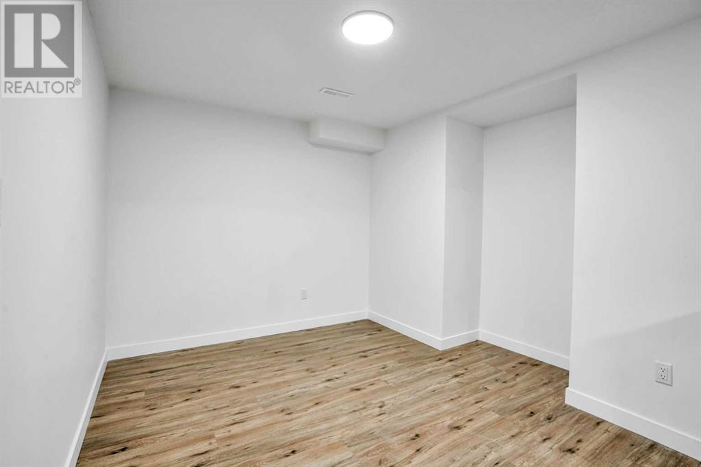 Single Family House for Sale in  Castleridge Drive N Castleridge Calgary 