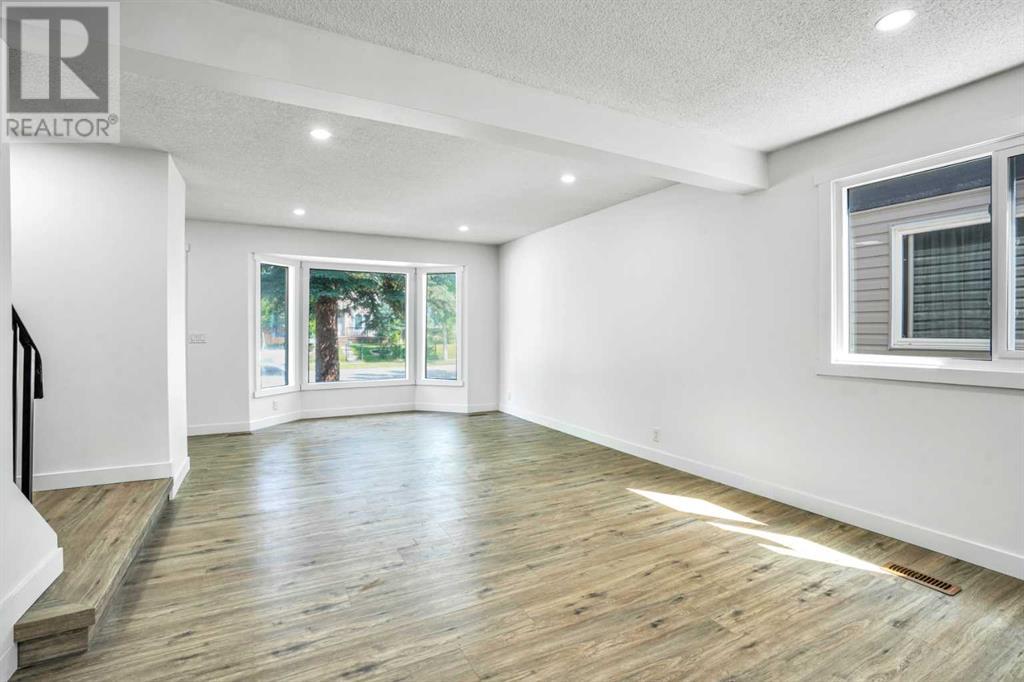 Single Family House for Sale in  Castleridge Drive N Castleridge Calgary 