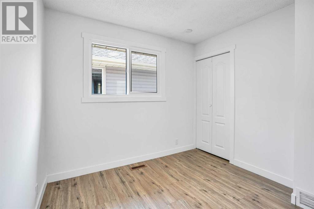 Single Family House for Sale in  Castleridge Drive N Castleridge Calgary 