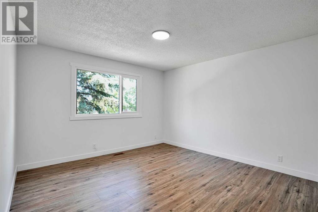 Single Family House for Sale in  Castleridge Drive N Castleridge Calgary 