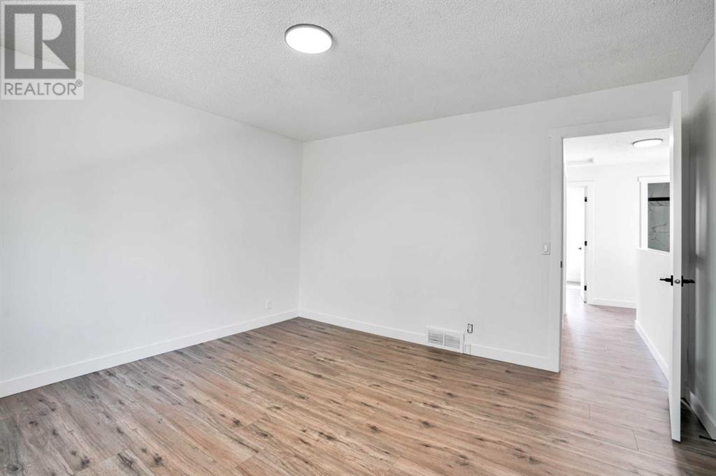 Single Family House for Sale in  Castleridge Drive N Castleridge Calgary 