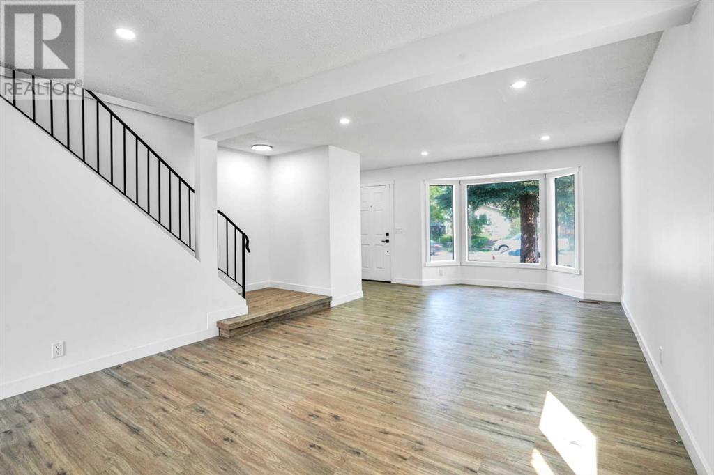 Single Family House for Sale in  Castleridge Drive N Castleridge Calgary 