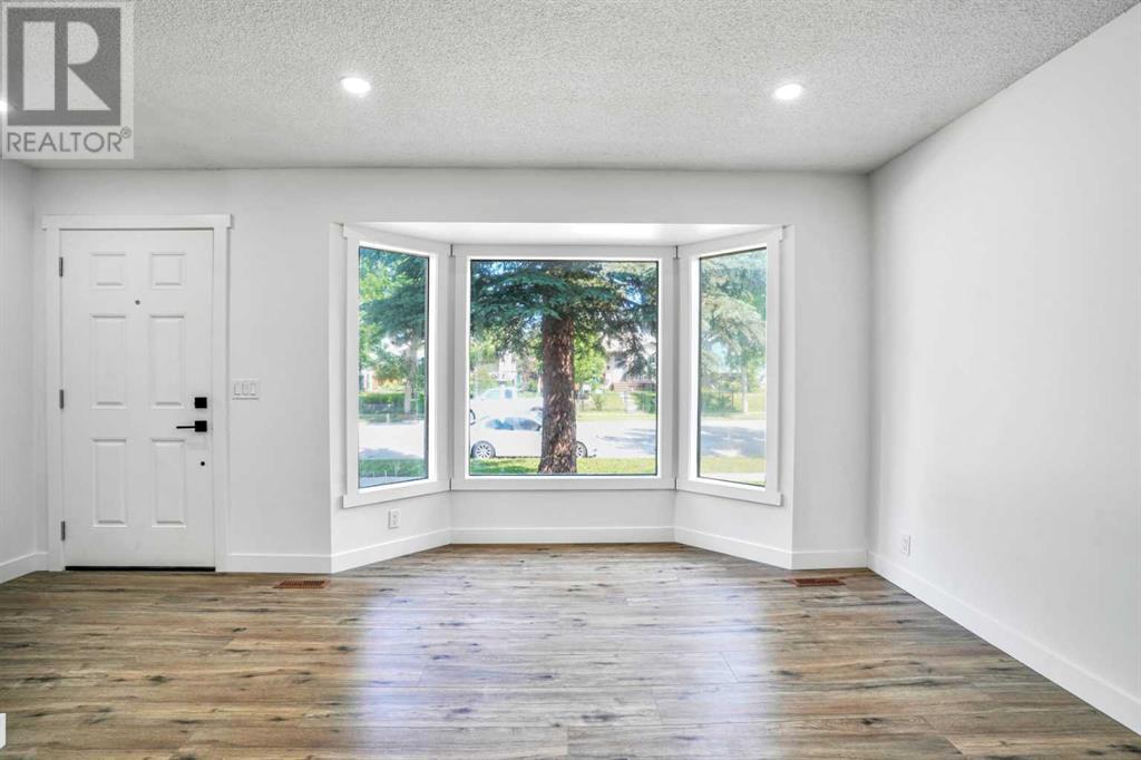 Single Family House for Sale in  Castleridge Drive N Castleridge Calgary 