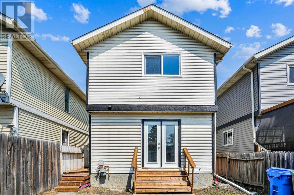 Single Family House for Sale in  Castleridge Drive N Castleridge Calgary 
