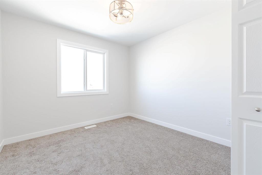 Photo 17 of 48 Westgrove Crescent, Kleefeld MB
