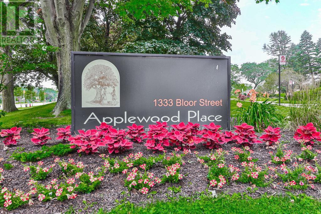 Photo 3 of 606 1333 Bloor Street, Mississauga ON