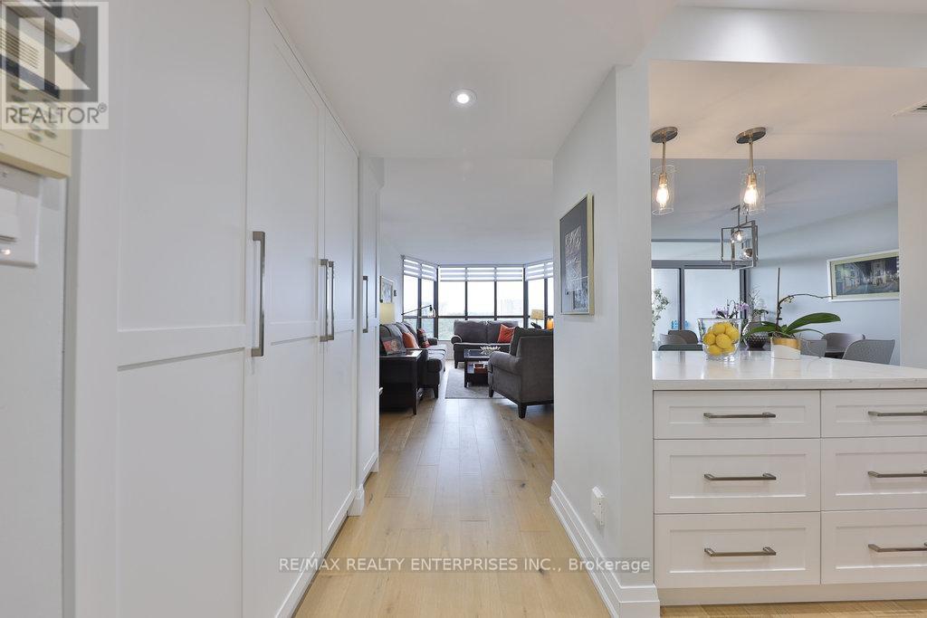 Photo 9 of 606 1333 Bloor Street, Mississauga ON