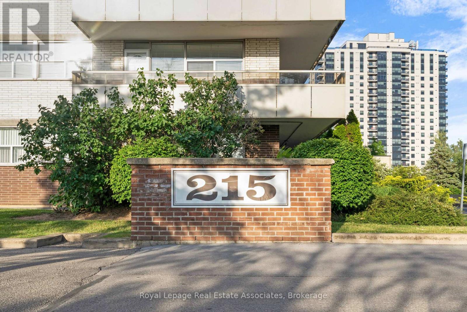 Photo 1 of 1204 215 Glenridge Avenue, St Catharines ON