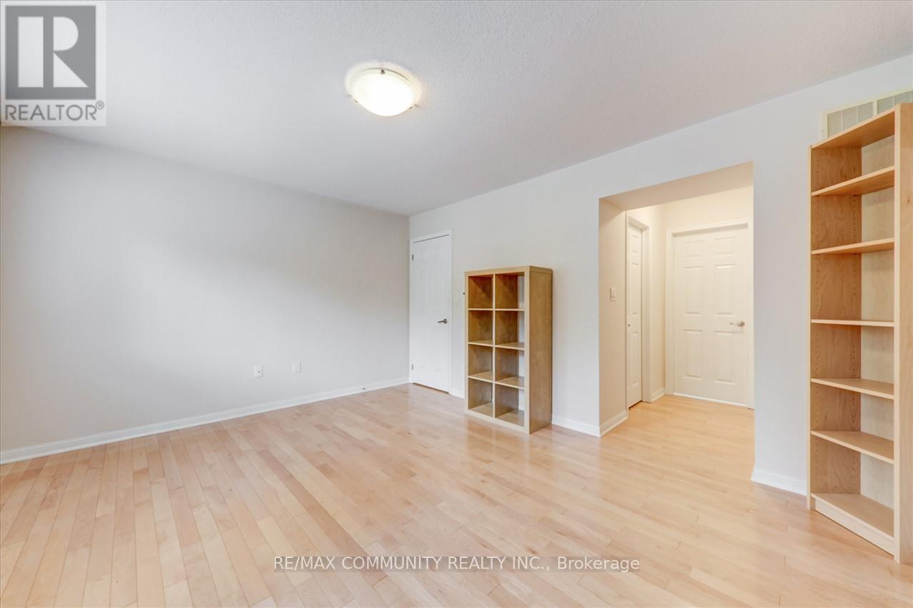 Photo 30 of 47 Ferris Lane, New Tecumseth ON