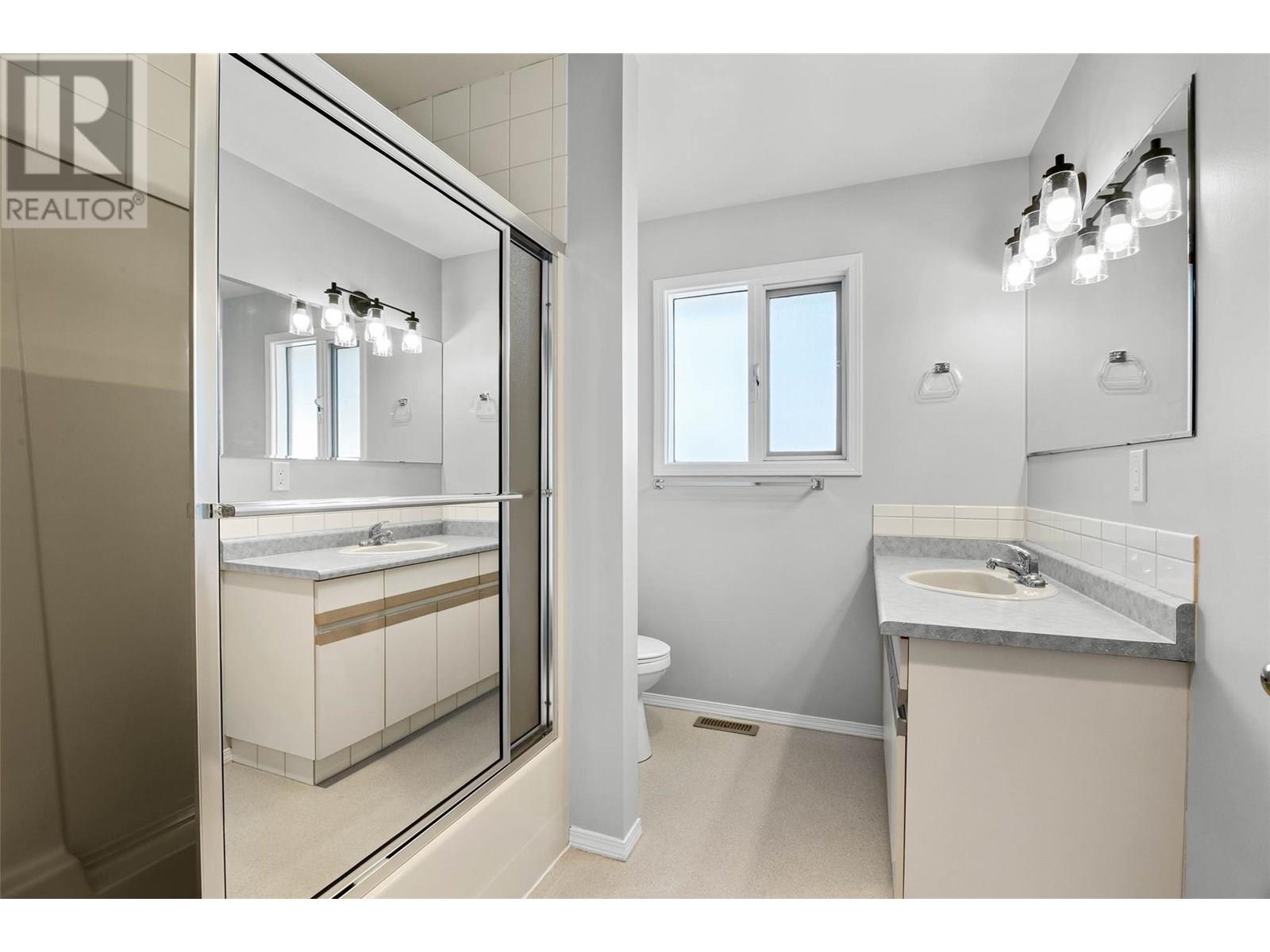 Photo 2 of 801 Alpine Terrace, Kamloops BC