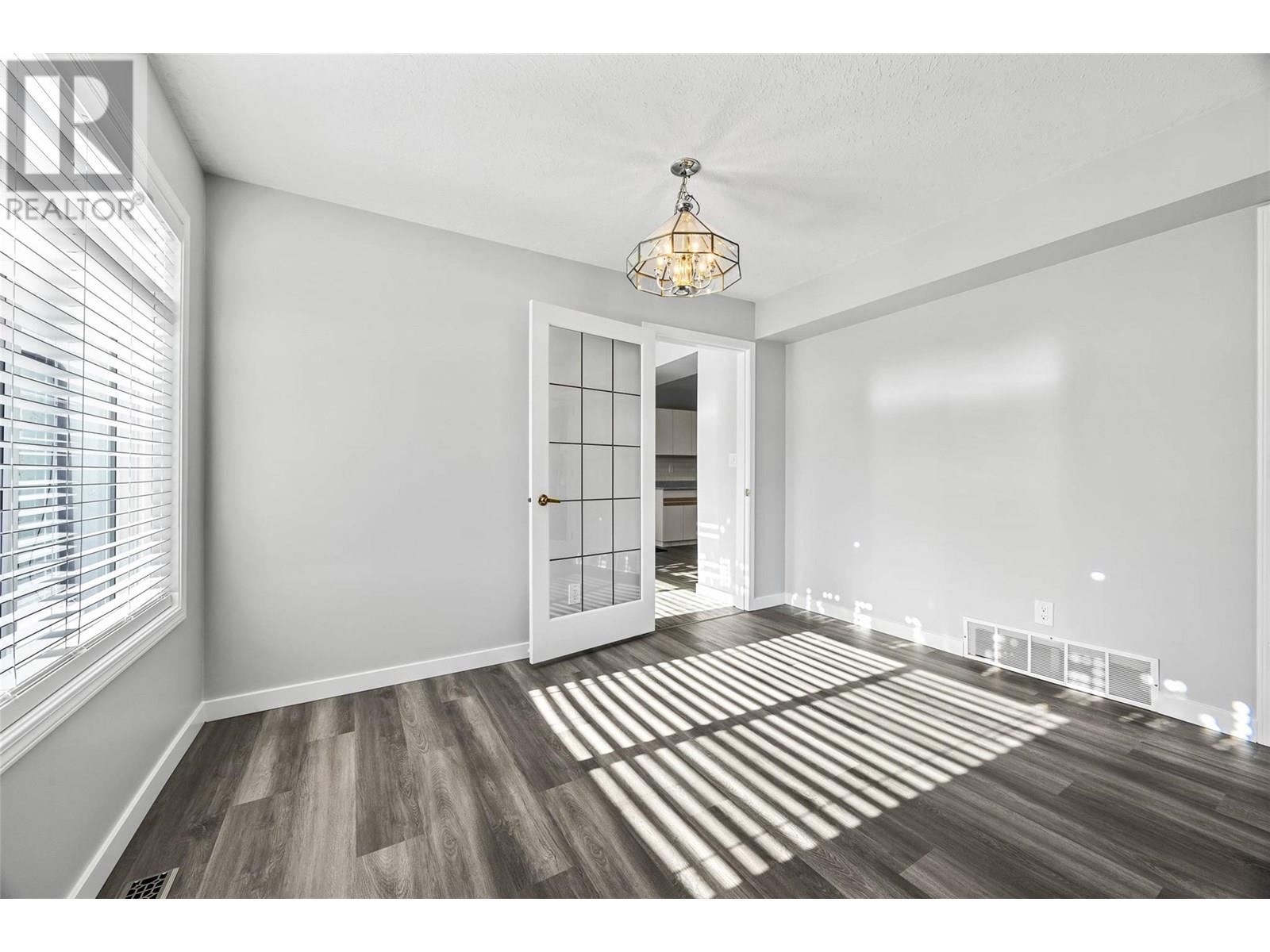 Photo 13 of 801 Alpine Terrace, Kamloops BC