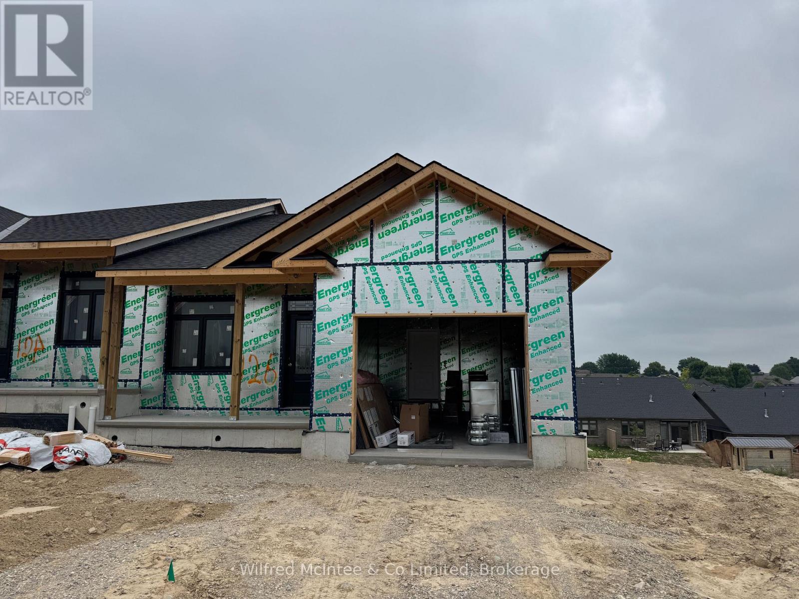 Photo 10 of 126 Devinwood Avenue, Brockton ON