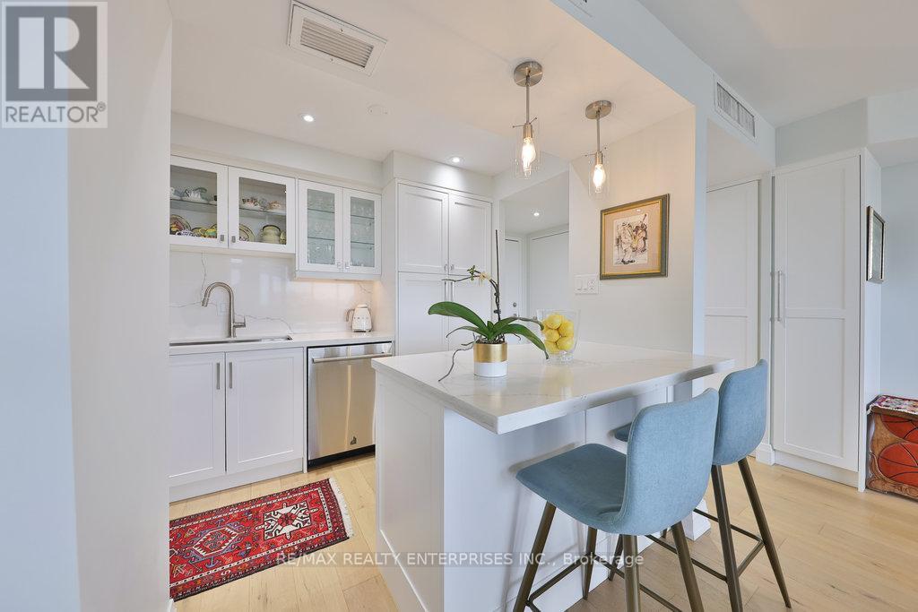 Photo 11 of 606 1333 Bloor Street, Mississauga ON