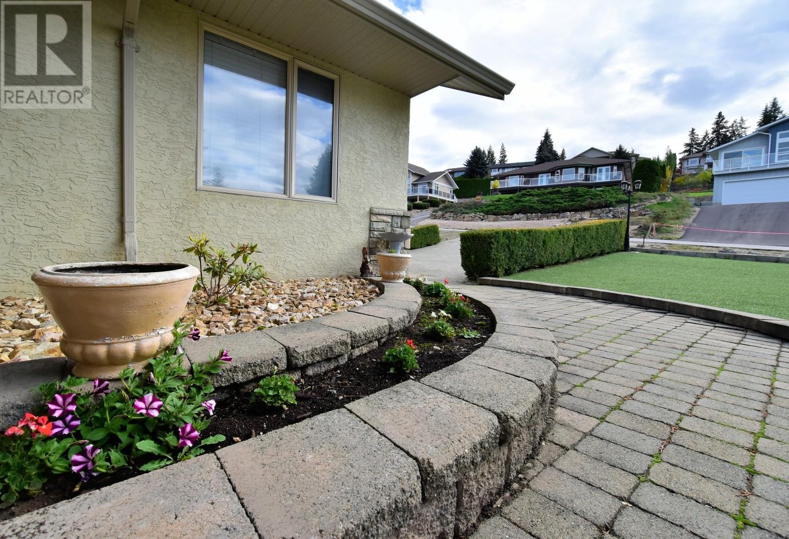 Photo 18 of 2597 Grandview Place, Blind Bay BC