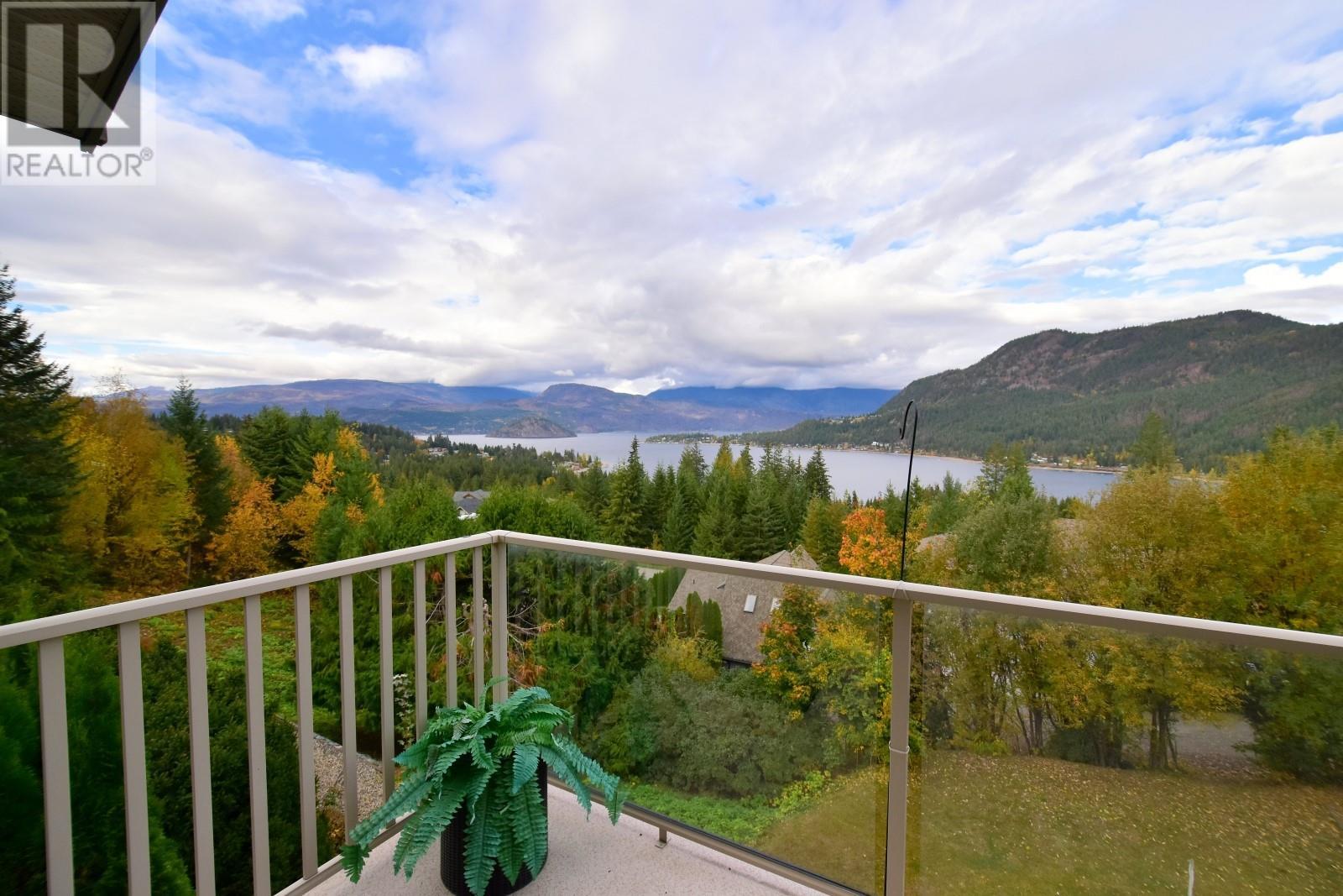 Photo 2 of 2597 Grandview Place, Blind Bay BC