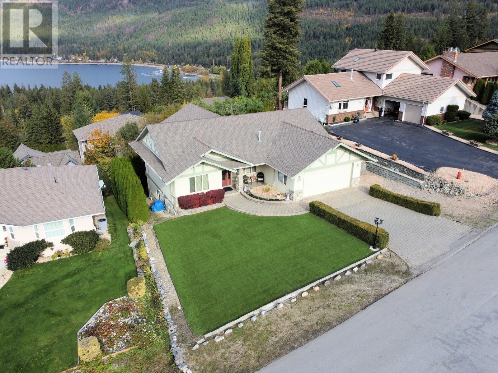 Photo 11 of 2597 Grandview Place, Blind Bay BC