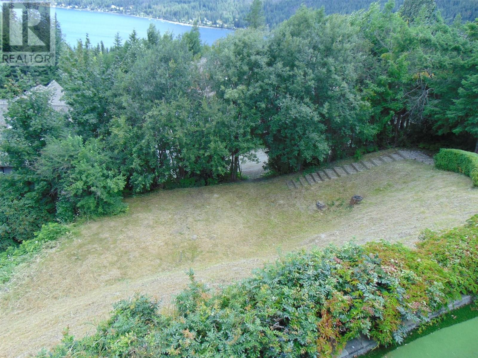 Photo 3 of 2597 Grandview Place, Blind Bay BC