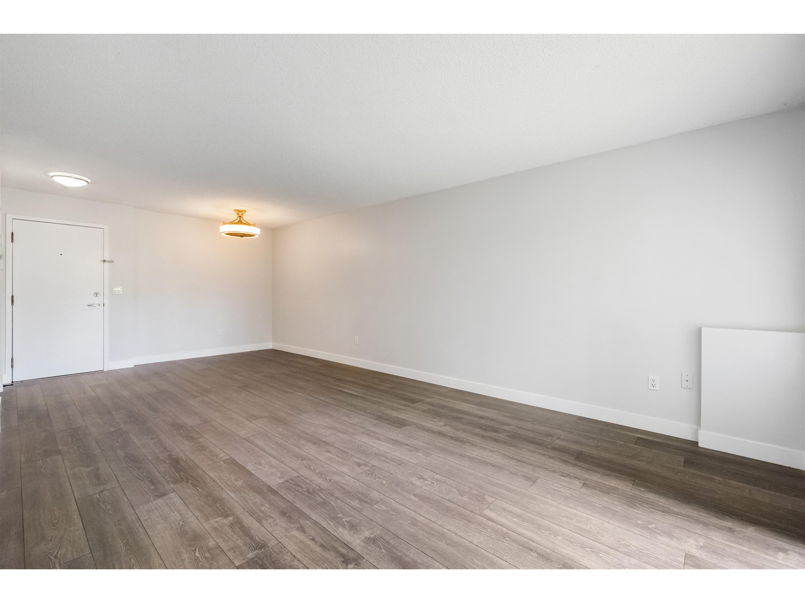 Photo 8 of 4 5664 200 Street, Langley BC