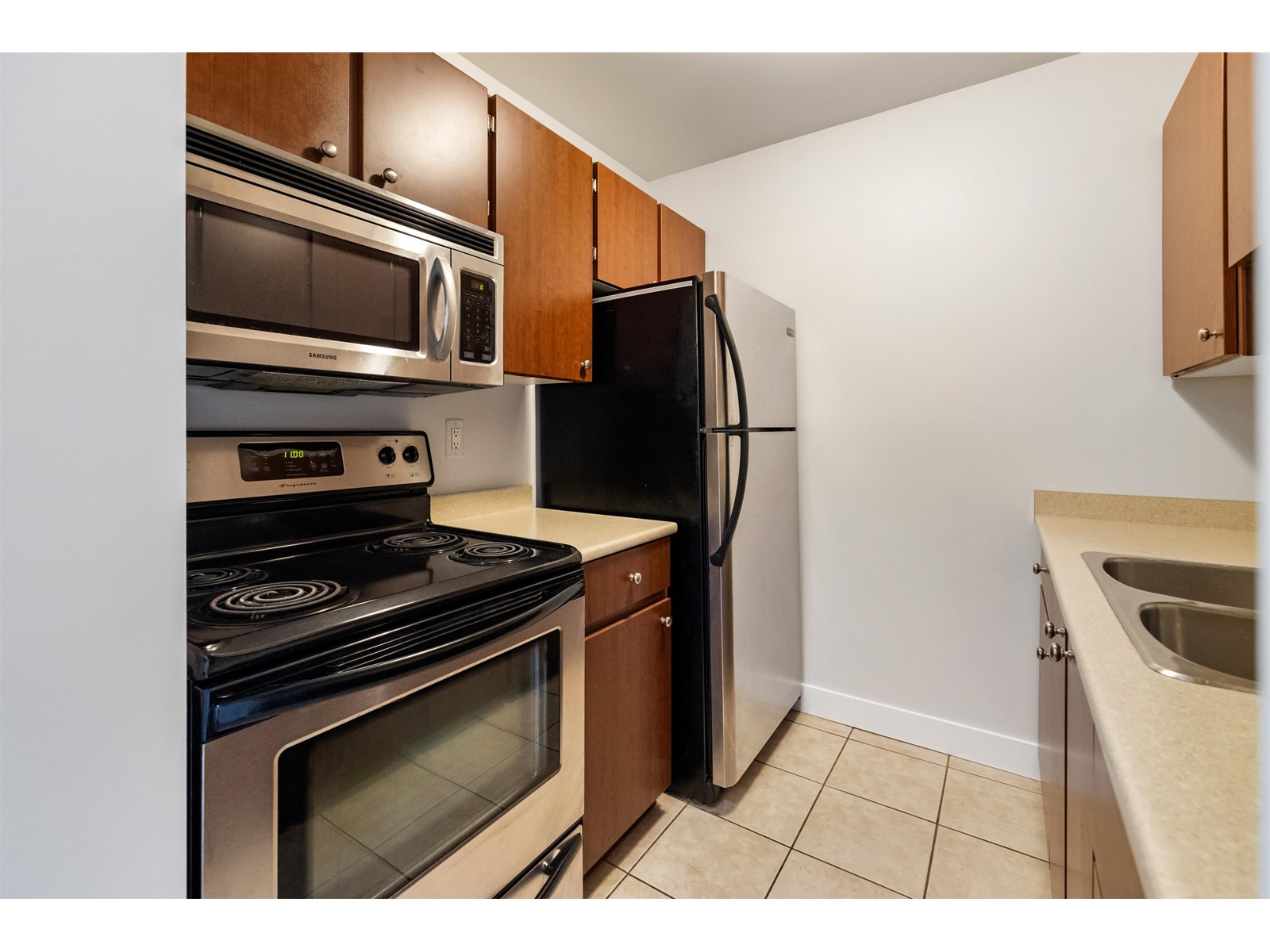 Photo 10 of 4 5664 200 Street, Langley BC