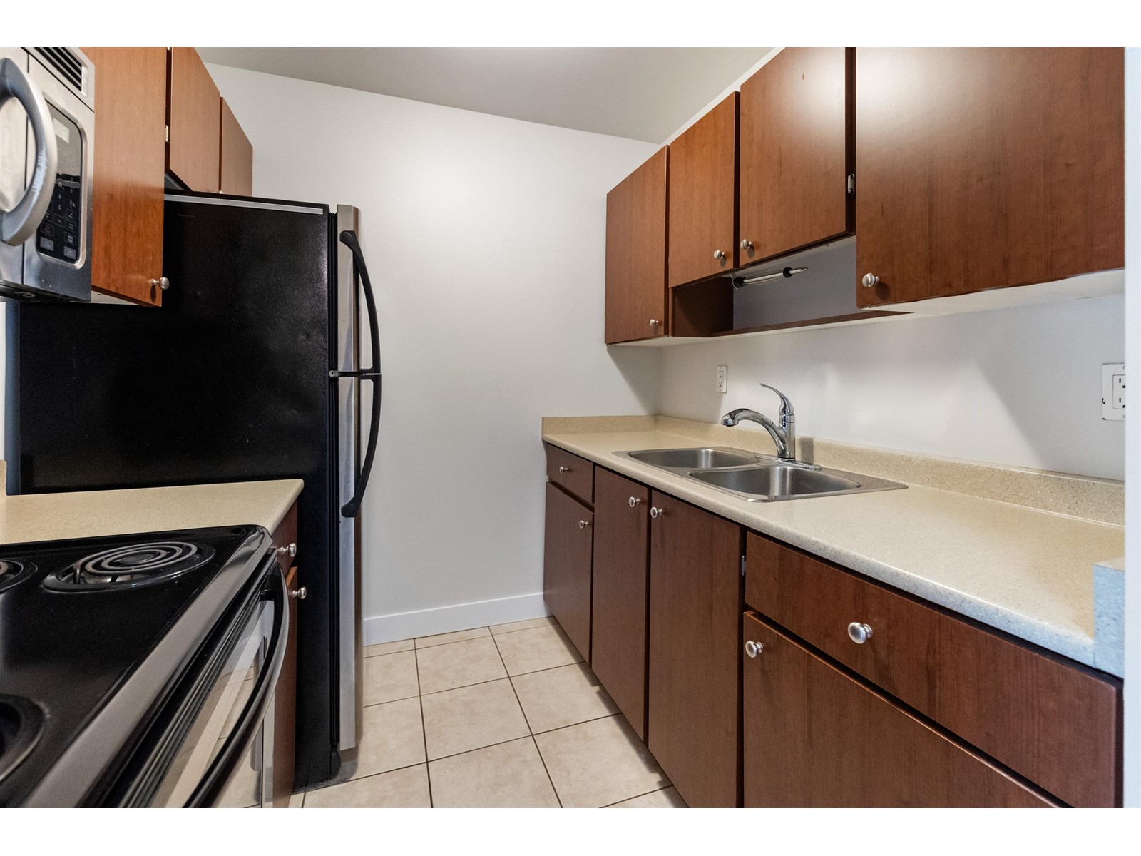Photo 9 of 4 5664 200 Street, Langley BC