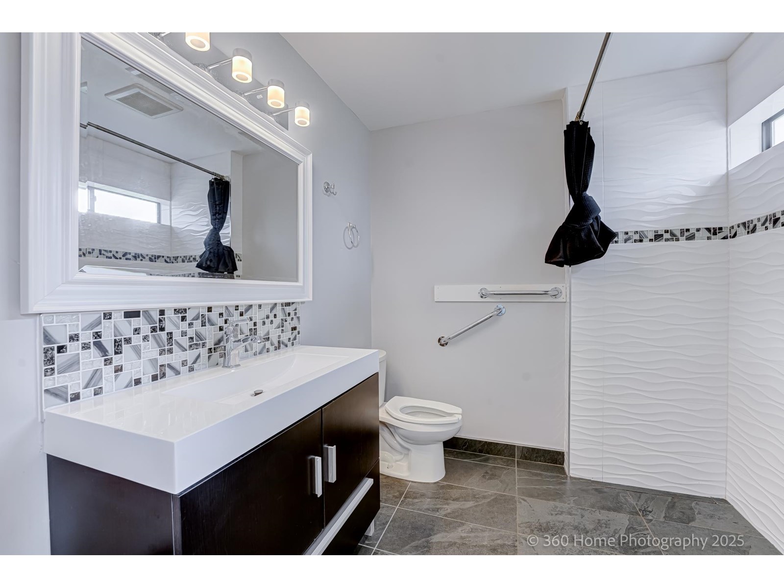 Photo 14 of 1786 142 Street, Surrey BC