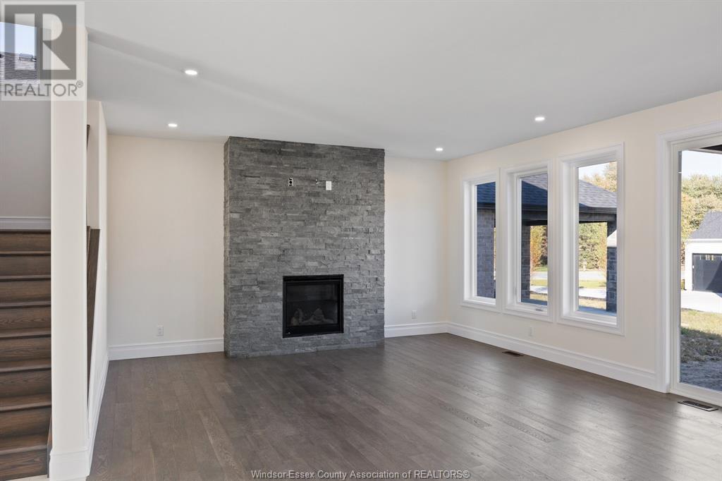 Photo 36 of 103 Bay Street, Lakeshore ON