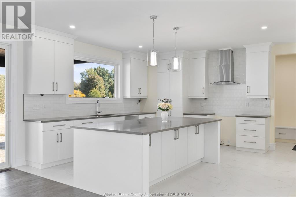 Photo 9 of 103 Bay Street, Lakeshore ON