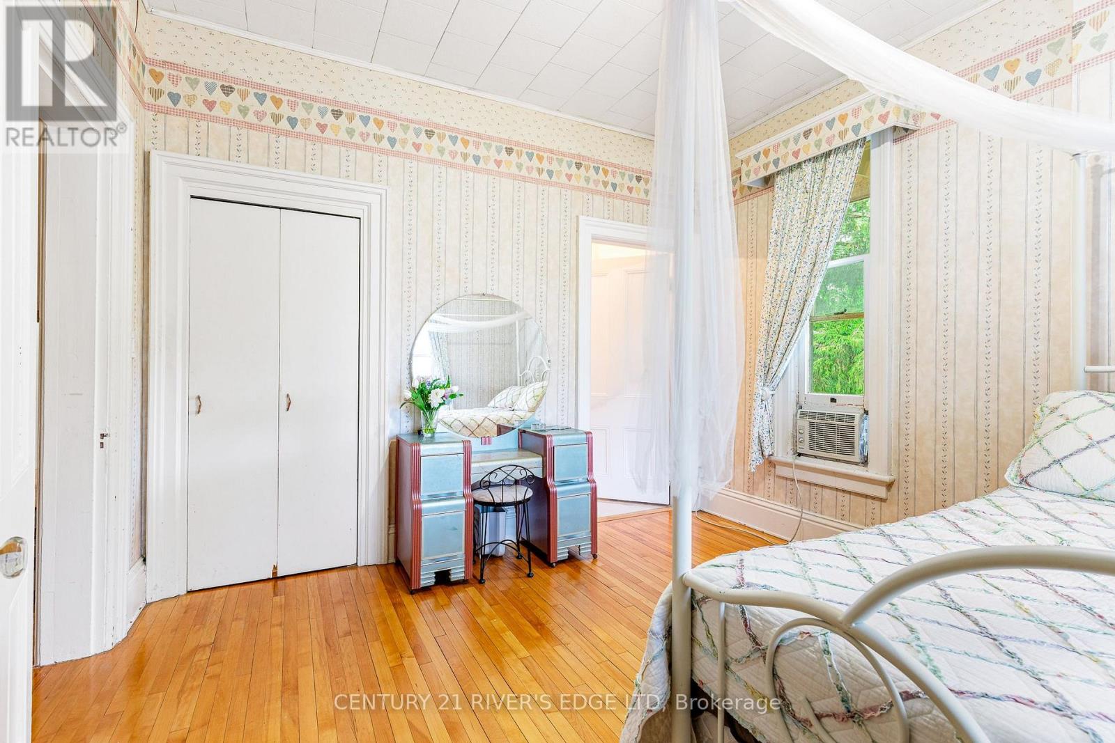 Photo 39 of 20 Sherwood Street, Brockville ON