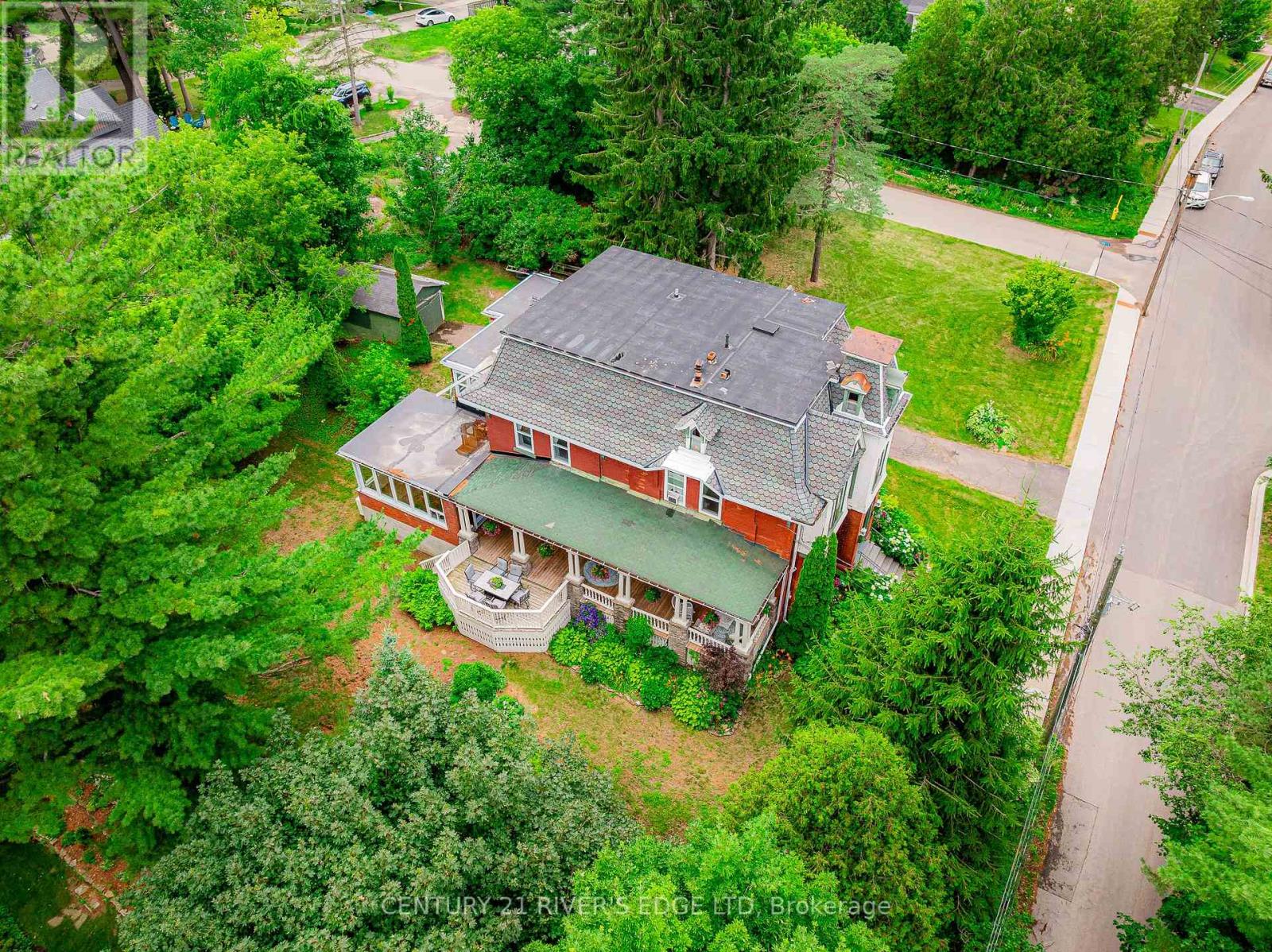 Photo 10 of 20 Sherwood Street, Brockville ON