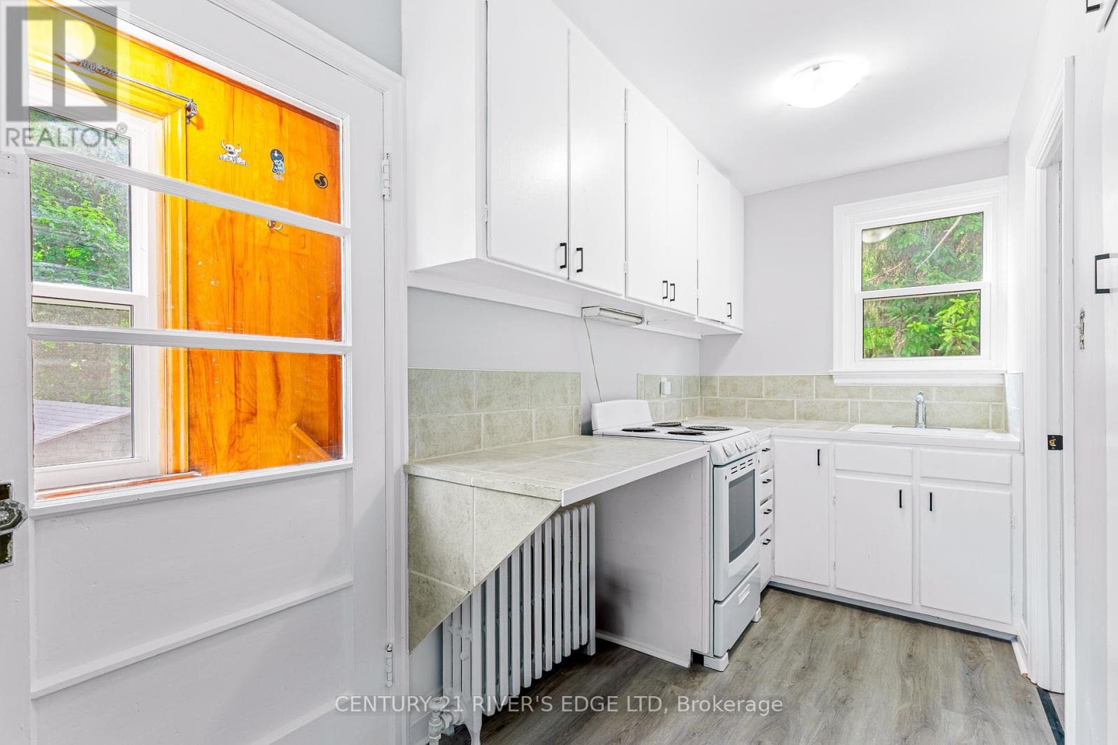 Photo 3 of 20 Sherwood Street, Brockville ON