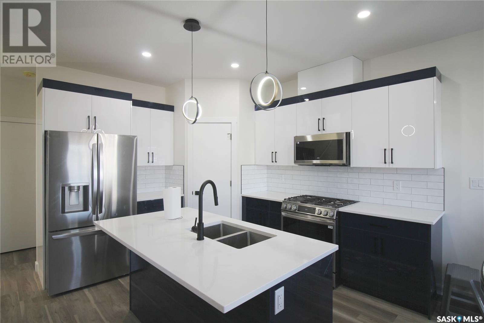 Photo 4 of 3005 Dumont Way, Regina SK