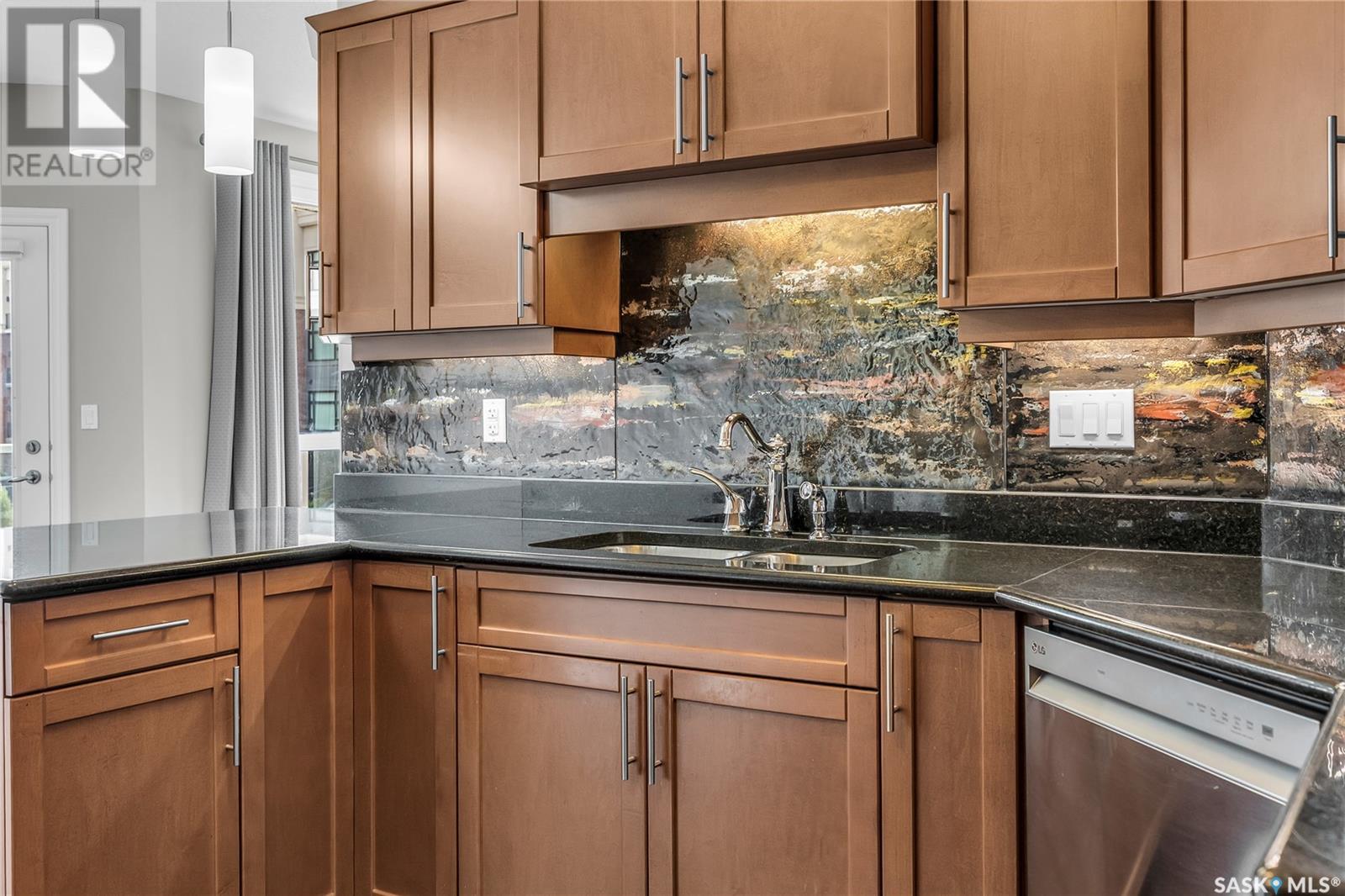 Photo 5 of 209 405 Cartwright Street, Saskatoon SK