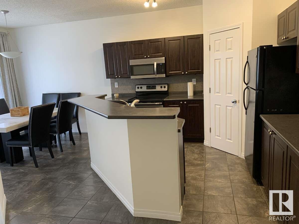 Photo 6 of 33 4821 Terwillegar Cm Nw, Edmonton AB