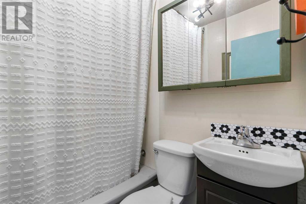 Single Family House Bungalow for Sale in   Avenue NW Bowness Calgary 