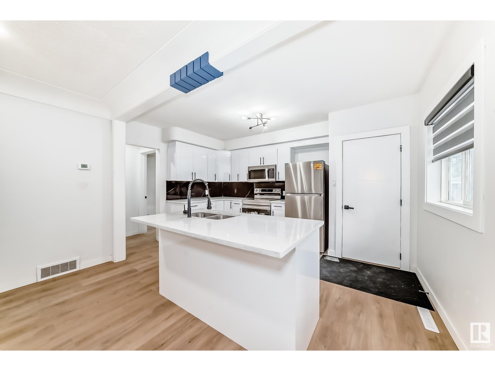 Photo 27 of 12027 69 St Nw, Edmonton AB
