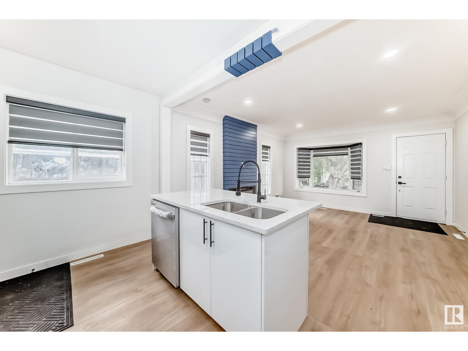 Photo 19 of 12027 69 St Nw, Edmonton AB