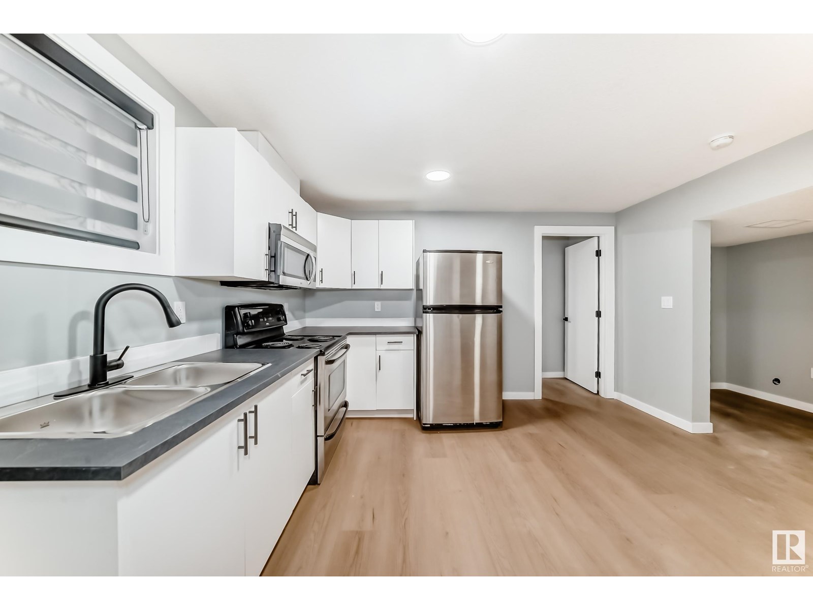 Photo 41 of 12027 69 St Nw, Edmonton AB