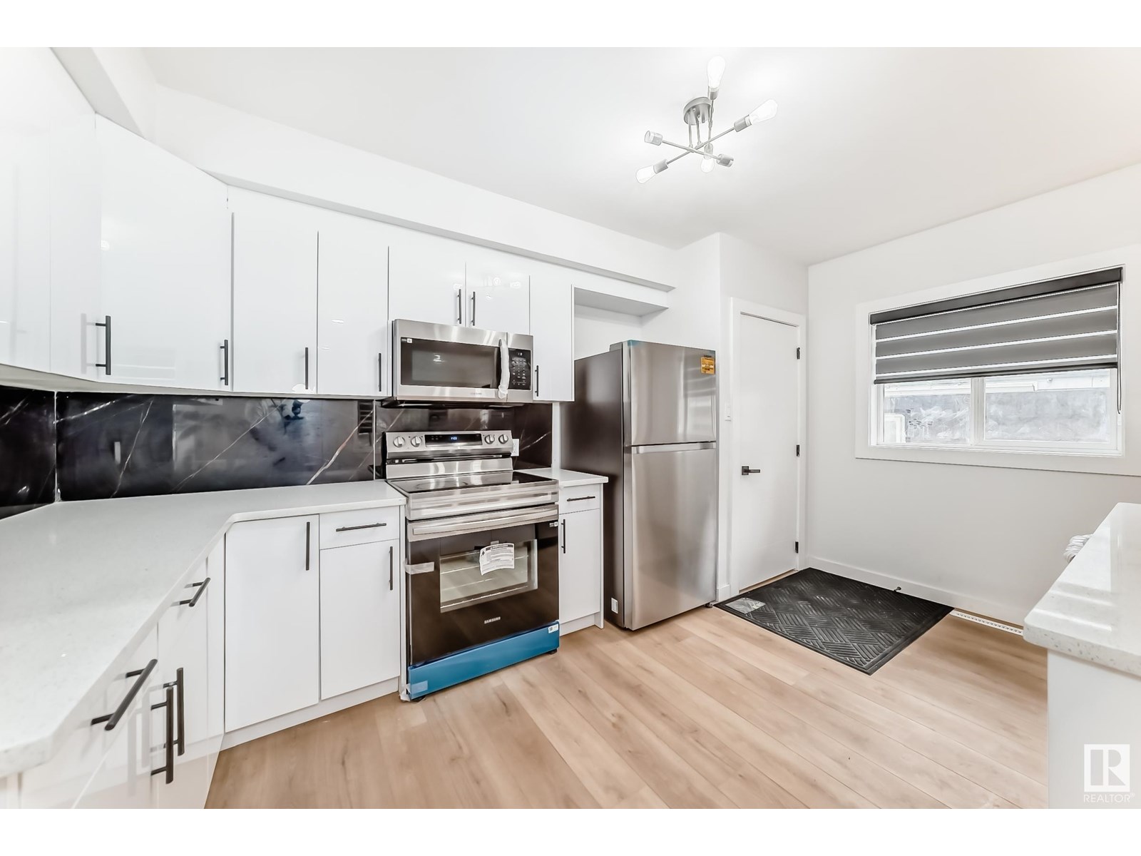Photo 16 of 12027 69 St Nw, Edmonton AB