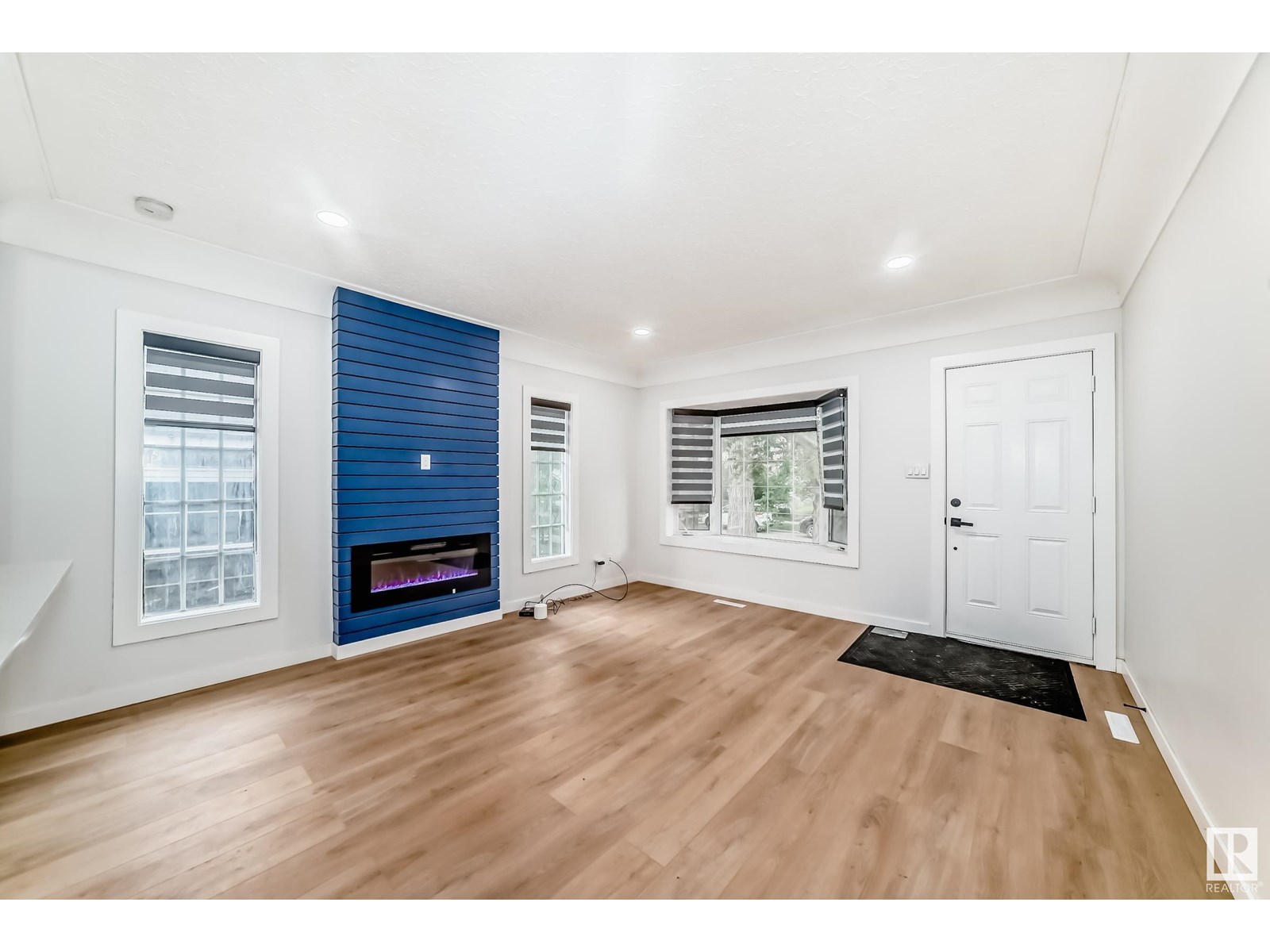 Photo 32 of 12027 69 St Nw, Edmonton AB