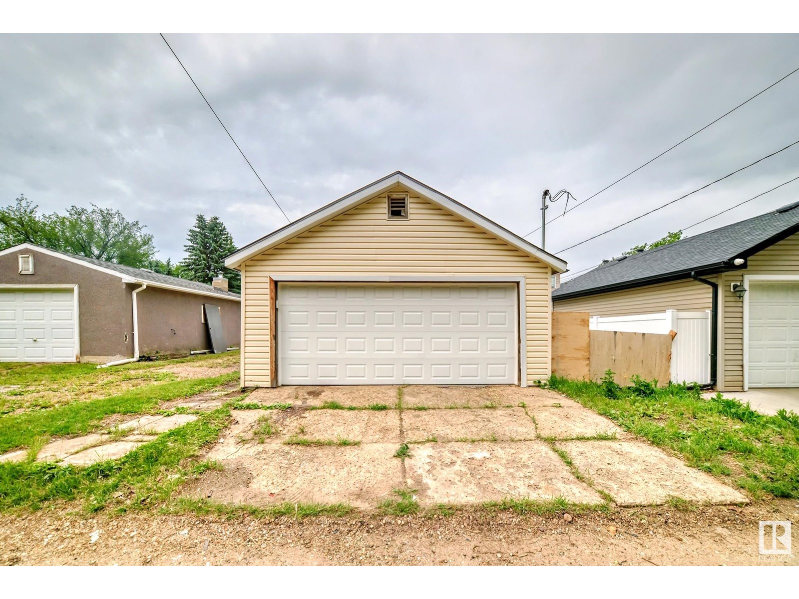 Photo 21 of 12027 69 St Nw, Edmonton AB