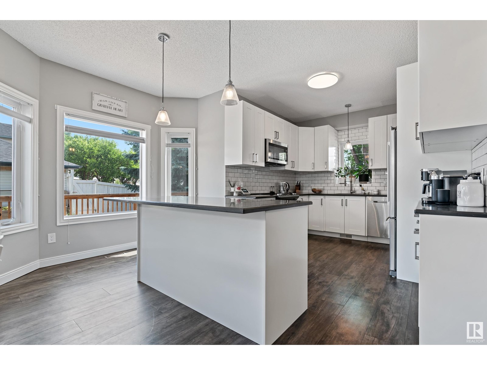 Photo 12 of 1853 Tomlinson Wy Nw, Edmonton AB
