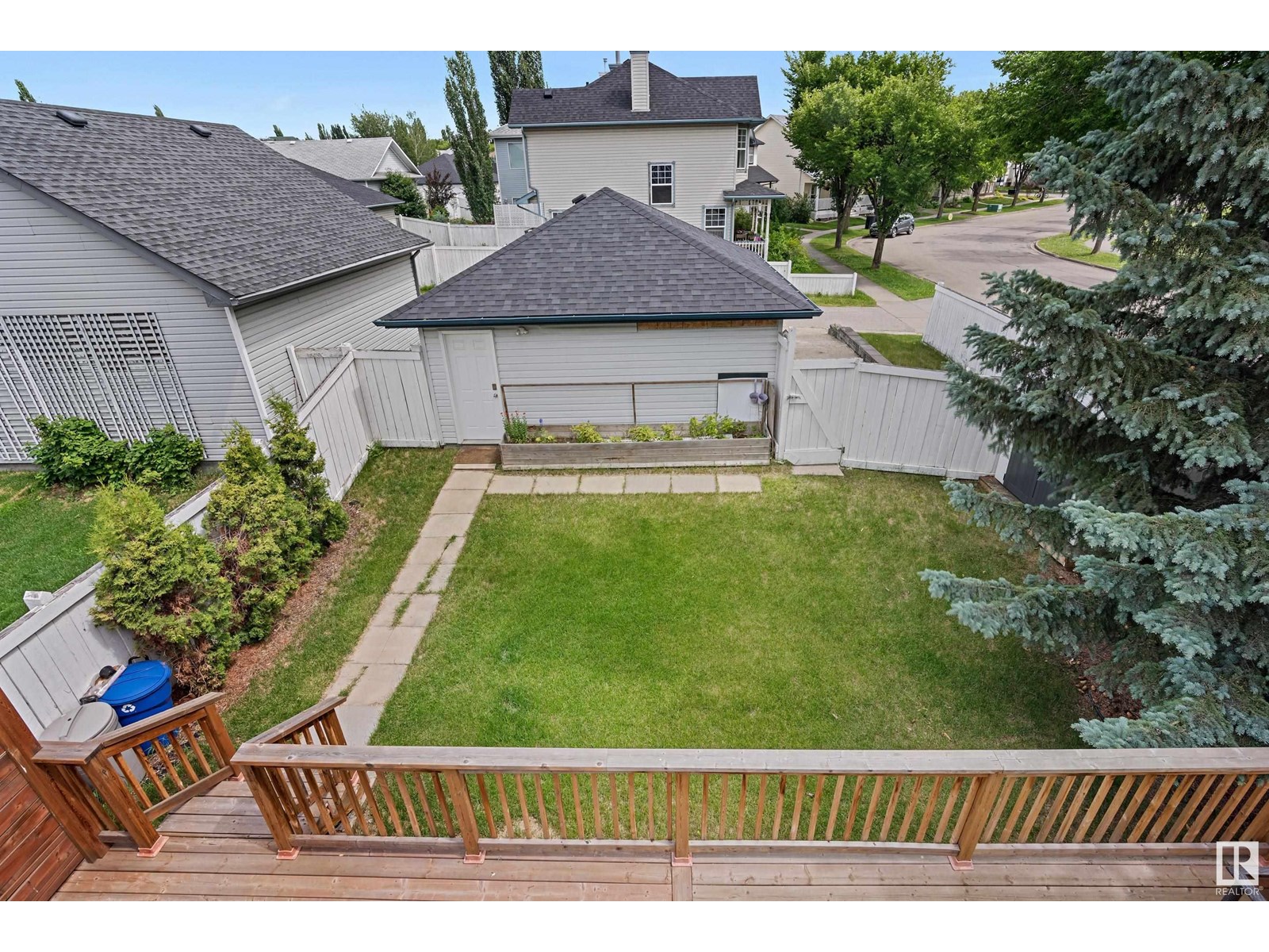 Photo 4 of 1853 Tomlinson Wy Nw, Edmonton AB