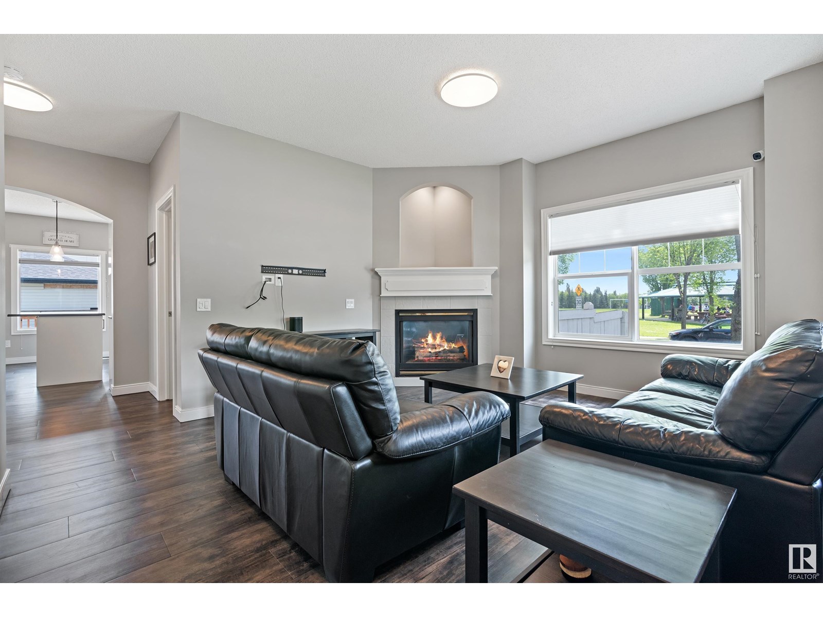 Photo 8 of 1853 Tomlinson Wy Nw, Edmonton AB