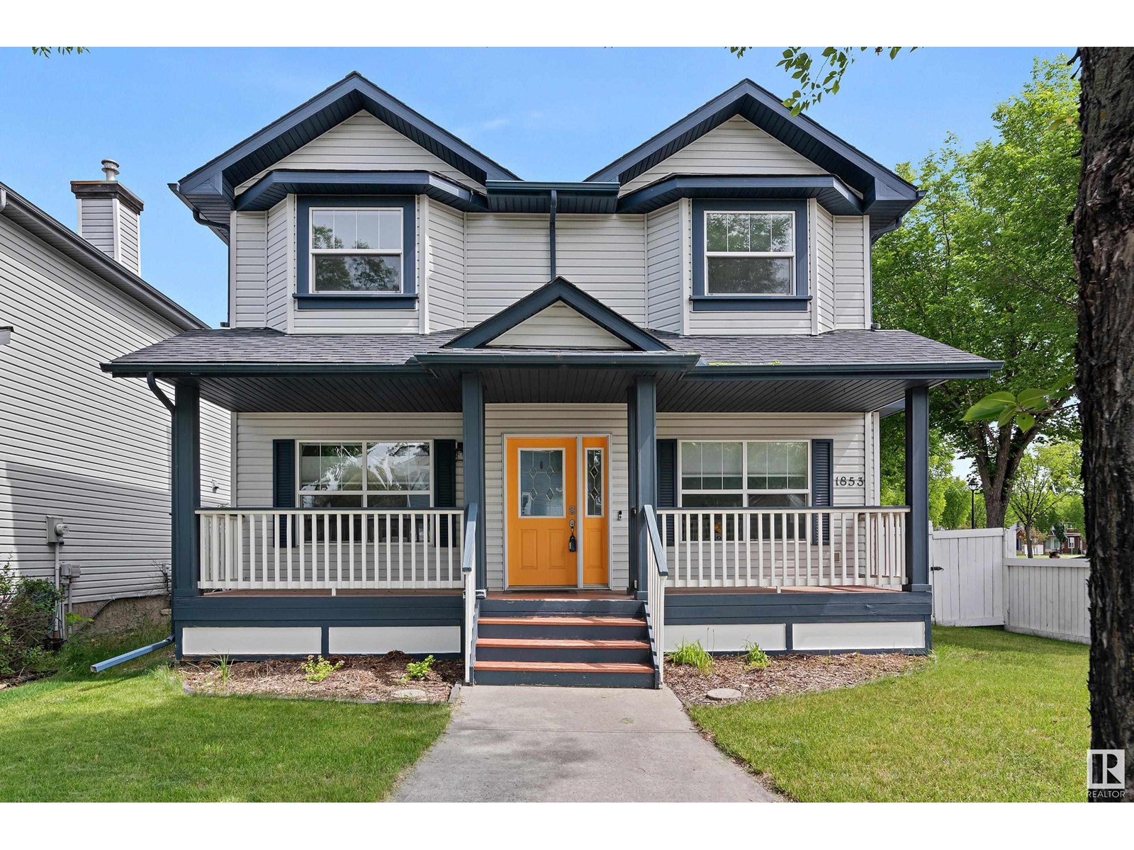 Photo 2 of 1853 Tomlinson Wy Nw, Edmonton AB