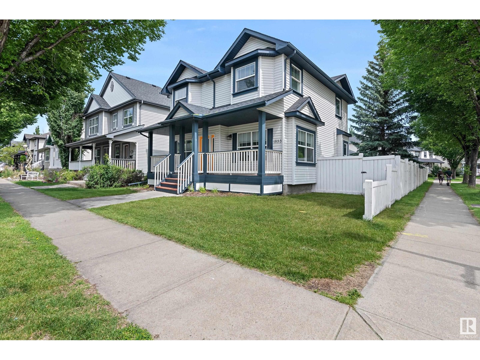 Photo 16 of 1853 Tomlinson Wy Nw, Edmonton AB