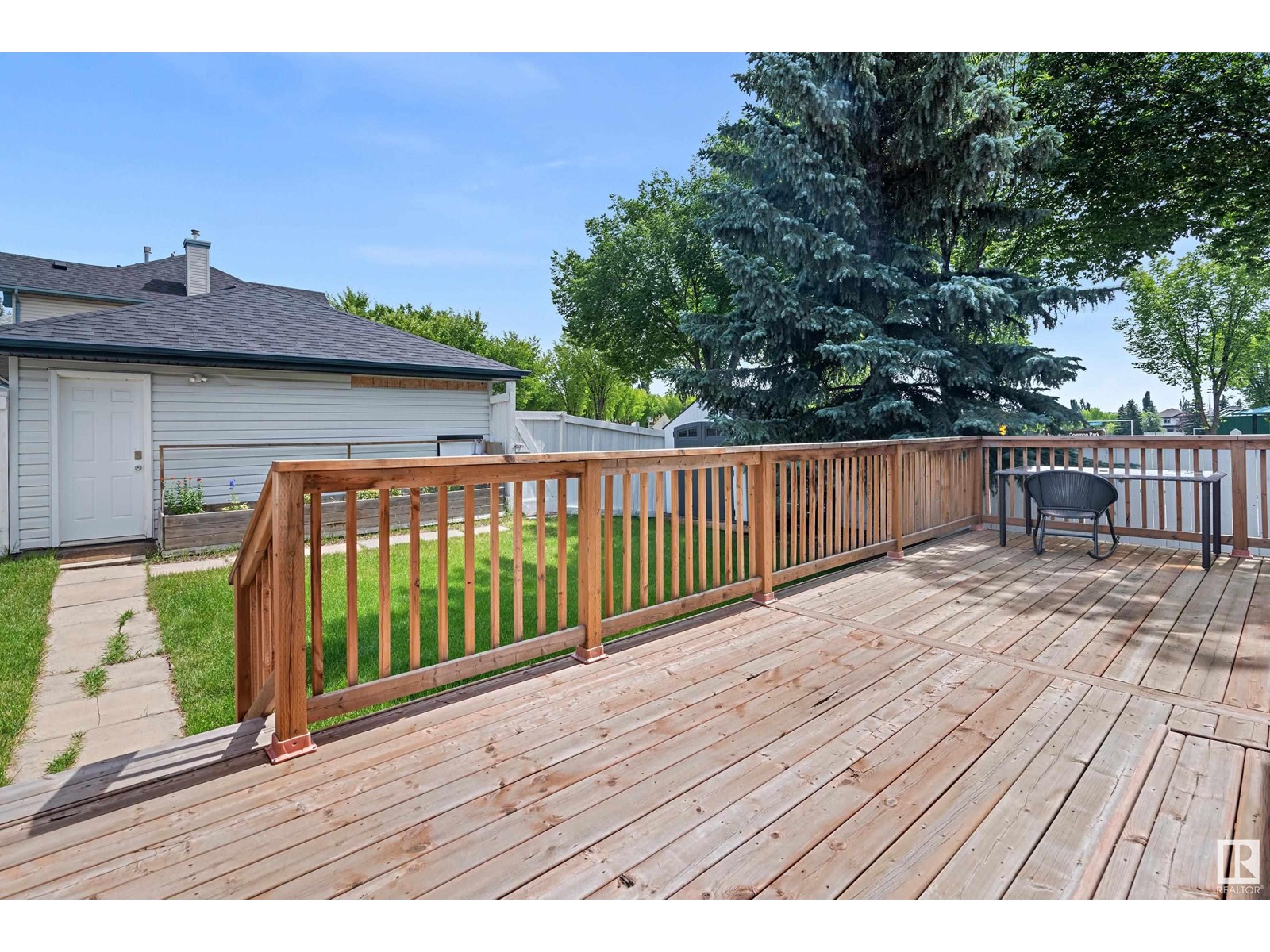Photo 9 of 1853 Tomlinson Wy Nw, Edmonton AB