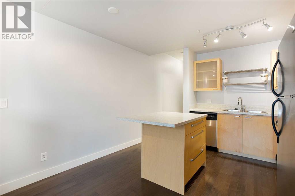 Single Family House Multi-level for Sale in    Avenue SW Mission Calgary 
