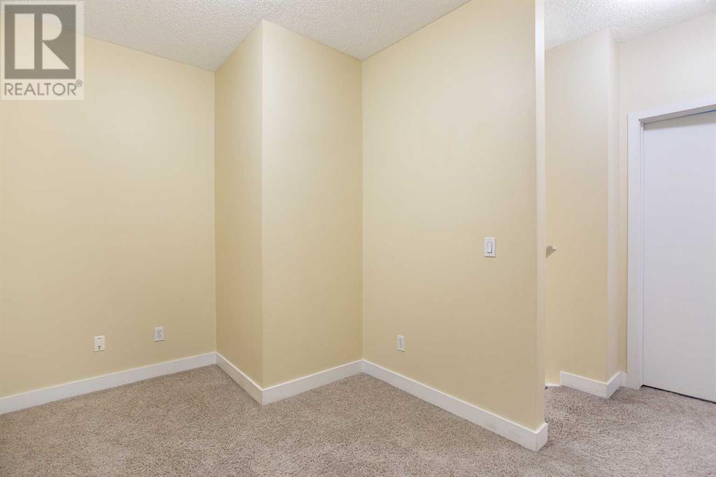 Single Family House Multi-level for Sale in    Avenue SW Mission Calgary 