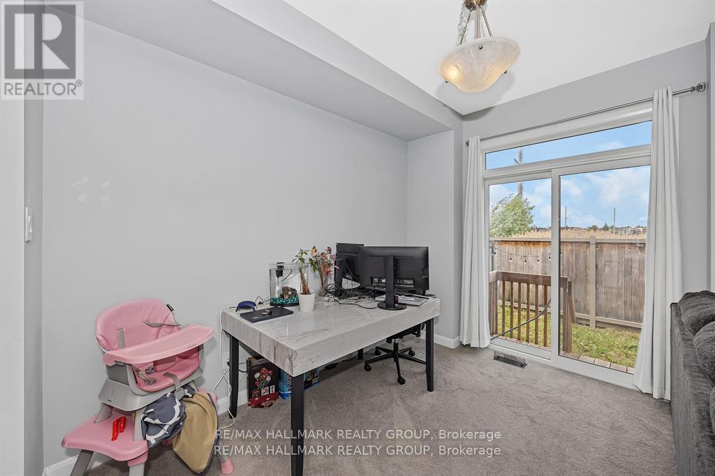 Photo 11 of 568 Prominence Way, Ottawa ON